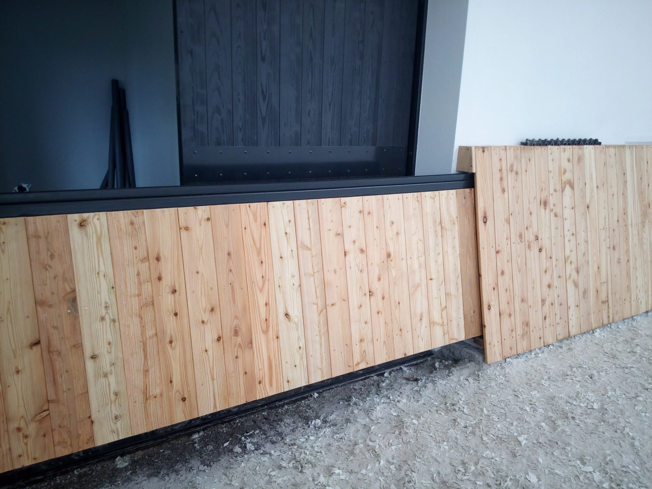 Brama przesuwna do bandy drewnianej