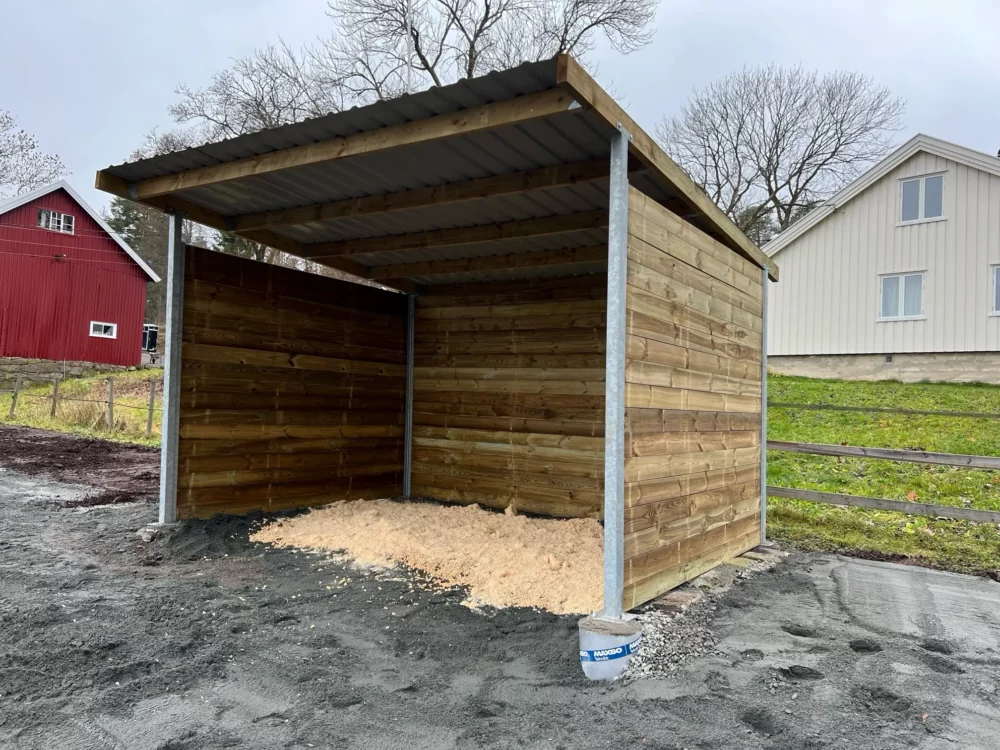 Wiata na pastwisko dla koni